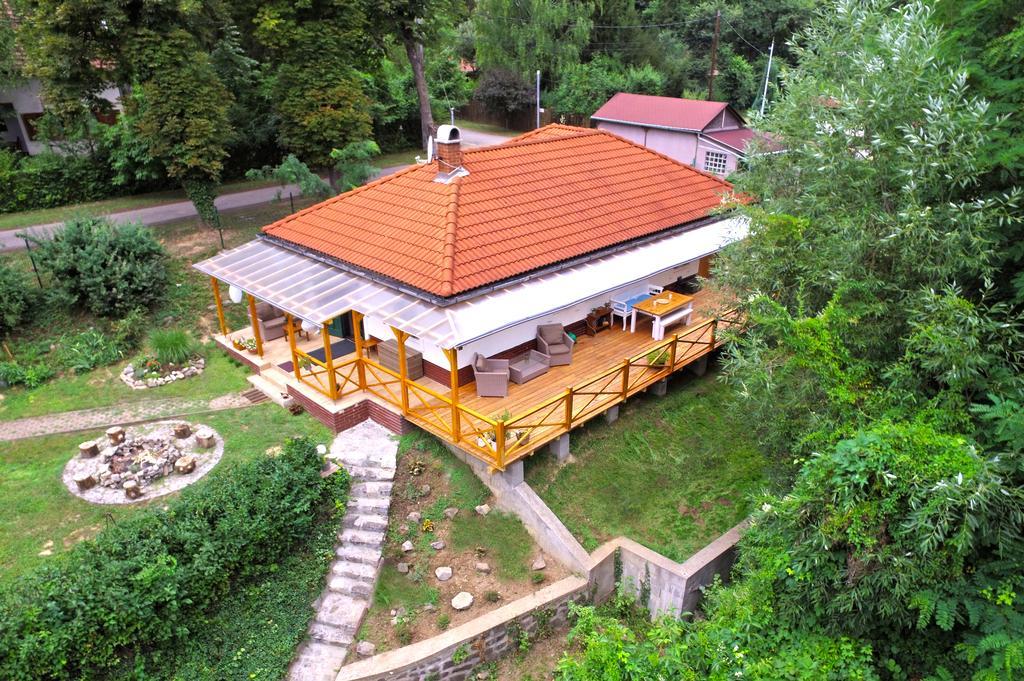 Teraszhaz Zebegeny Villa Luaran gambar